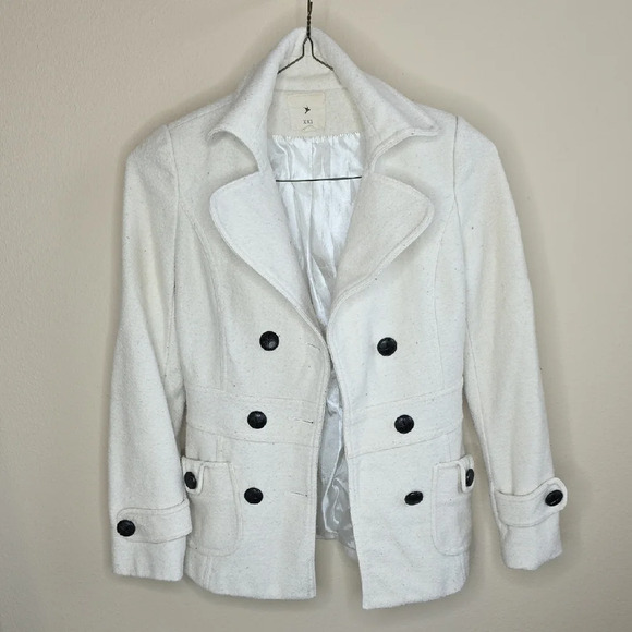 Forever 21 White Button Peacoat Timeless Winter Essential - Picture 3 of 4